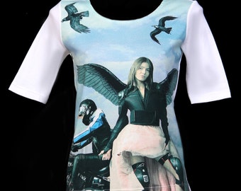 T-shirt, T-shirt designerski, T-shirt z bawełny organicznej, bawełna Supima, top kolekcjonerski, nadruk cyfrowy, luksusowy top damski, biała bawełna organiczna