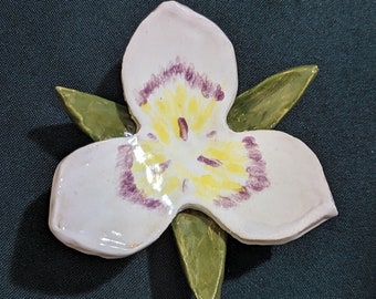 Lily Flower Well Draining Ceramic Soap Dish. White and Pink Handmade Clay Pottery Dish. Glazed Soap Rest. Practical Housewarming Gift.