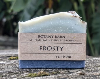 Eucalyptus Pine Organic Soap. A Winter Palm Free Soap Scented with Esseential Oils. Homemade Artisan Soap with Natural Colors and Fragrances