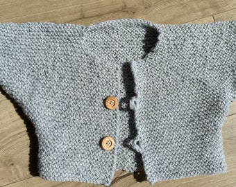 Conjunto de suéter y gorro para bebé