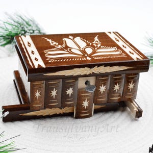 Handgemachte geschnitzte Holzkiste mit Schloss, Holz Puzzle-Box, Dracula's Secret Box, versteckte Fachboxen, dekorative Versteck-Puzzle-Box