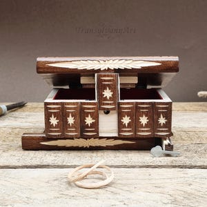 Geheimnisvolle Geheimfach Holz-Puzzlebox mit verstecktem Fach – Handgefertigt knifflige box