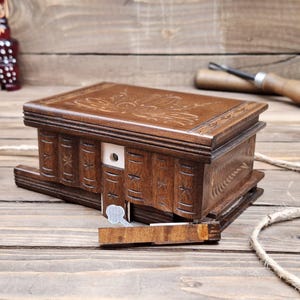 Puzzlebox aus Holz mit Geheimfach – Handgemachtes Rätselbox – Geduldsspiel aus Holz – Personalisiertes Geschenk