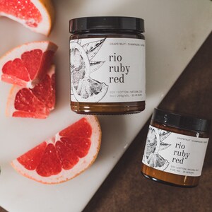 Rio Ruby Red All-Natural Soy Candle Grapefruit and Sugar Scent Broken Top Brands 9 oz. Amber Glass image 2