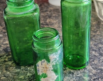 Farmlyn Creek 6 Pack Glass Bottles, Vintage Style Pharmacy Bottles, Home  Décor, 2.5 x 4.8 in