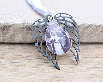 Simple memorial with angel wings for the bridal bouquet - gift for the bride - souvenir medallion for the wedding