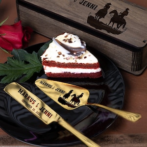 Set da taglio per torta nuziale da cowboy, set di coltelli e posate personalizzati per gli amanti dei cavalli, regalo di nozze country, set da portata per torta, coltello e posate