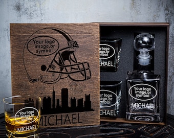 Personalized whiskey gift set - 13/1 - football fan gift - Decanter and Whiskey Glass in wood box