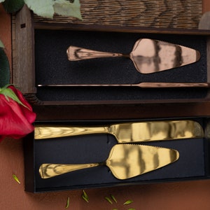 Set da taglio per torta nuziale personalizzato, set di coltello e server, regalo di nozze, set per servire torta, coltello, server, sposa, sposo, pesca, matrimonio con cane immagine 7