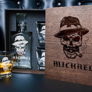 skull wedding paty gift - 77/1 -. Decanter +2 Whiskey Glasses groomsman gifts.