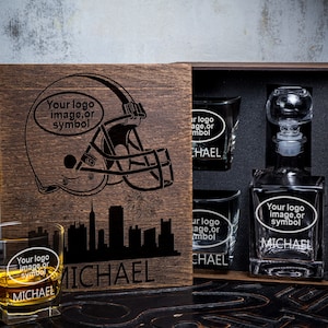 Personalized whiskey gift set - 13/1 - football fan gift - Decanter and Whiskey Glass in wood box - Football Team fan