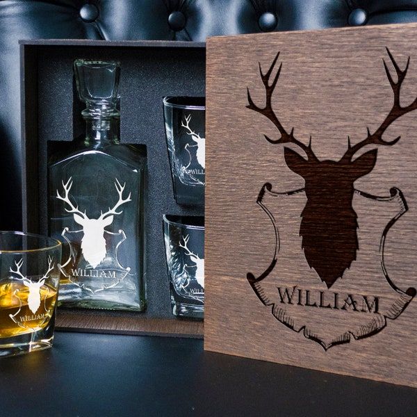 Personalized whiskey gift set -156 - Gift for the hunter -  Decanter and 2 Whiskey Glasses in wood box with deer