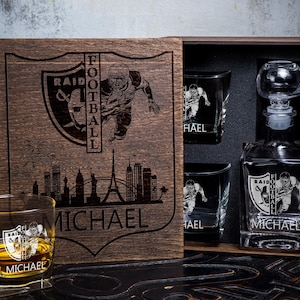 Personalized whiskey gift set - 32/1 - Decanter and Whiskey Glass in wood box - Personalized Football Team