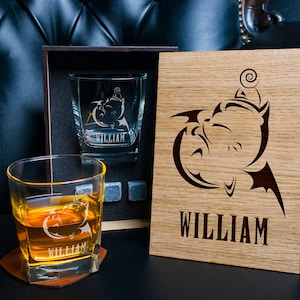 coaster and glass and 3 whiskey stones in personalized wood box. - 118/1 - FF fans personalized whiskey gift set