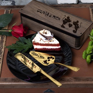Personalized Cake Server and Knife Set - Wedding Gift Personalized Wedding Cake Cutting Set Knife and Server Set  Bride  Groom gift