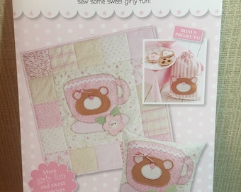 Teddy Bear Tea  - Quilt pattern by Sweet Chic Designs - Gifts 'n Giggles - Paper pattern - wall hanging quilt pattern