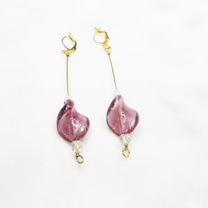Elegant long earrings with a special glass dusty mauve bead.
