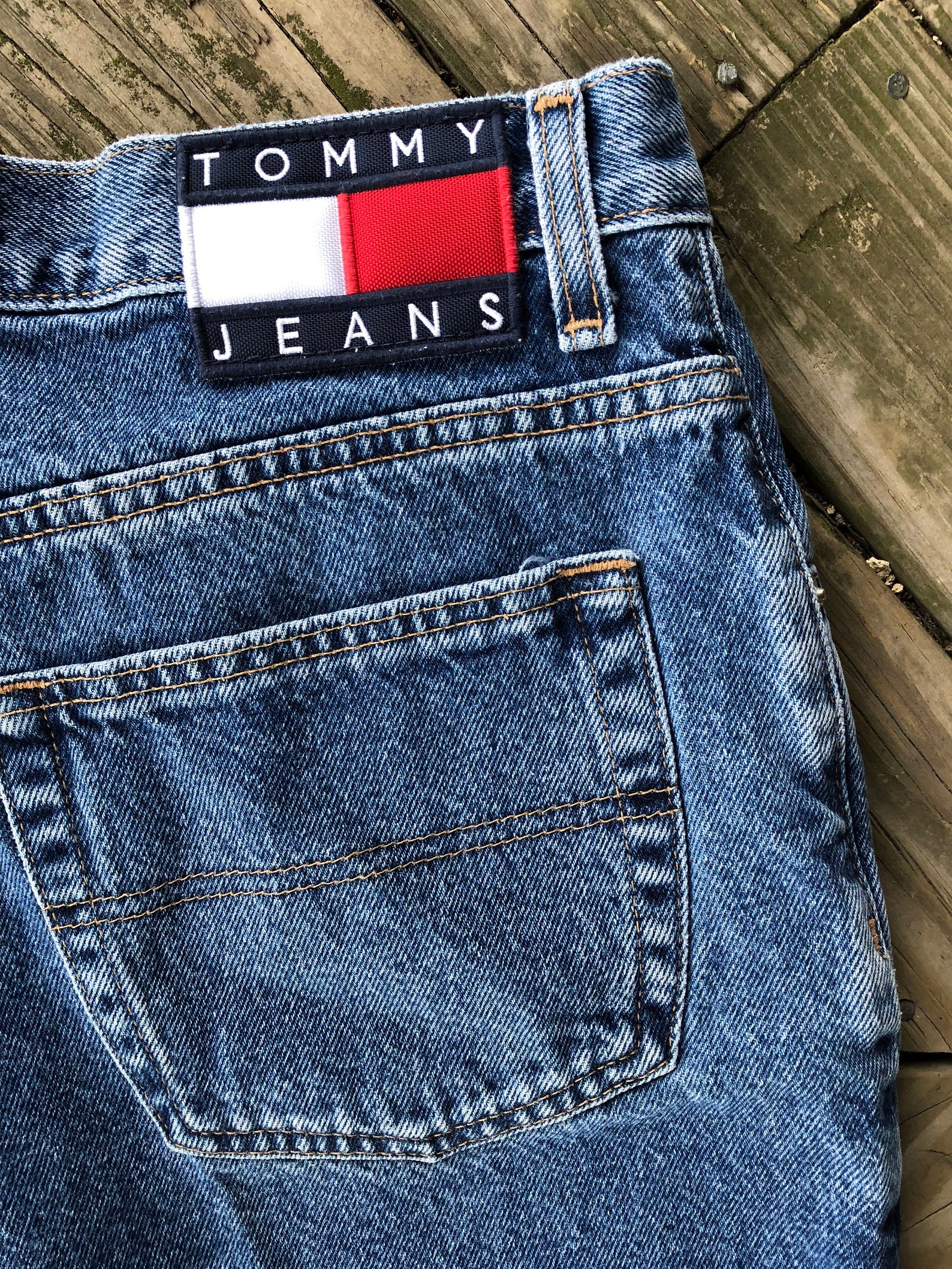 tommy short pants