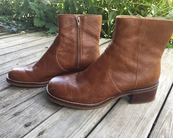 9 90's leather booties