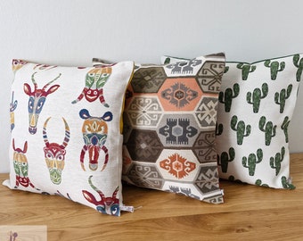 Déstockage housse de coussin motifs cactus, animaux africains ou géométriques style incas, coussin en promotion