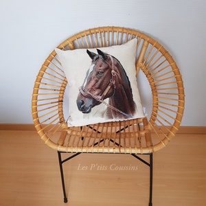 Horse patterned cushion cover for a country decoration, gift for horse lovers Cheval brun