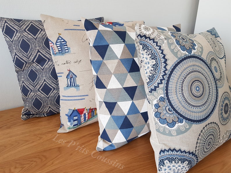 Housse de coussin aux motifs géométriques en bleu et lin image 9