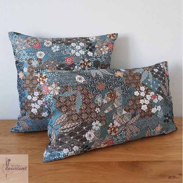 Housse de coussin aux motifs inspirations jardin japonais, coussin fleurs japonaises