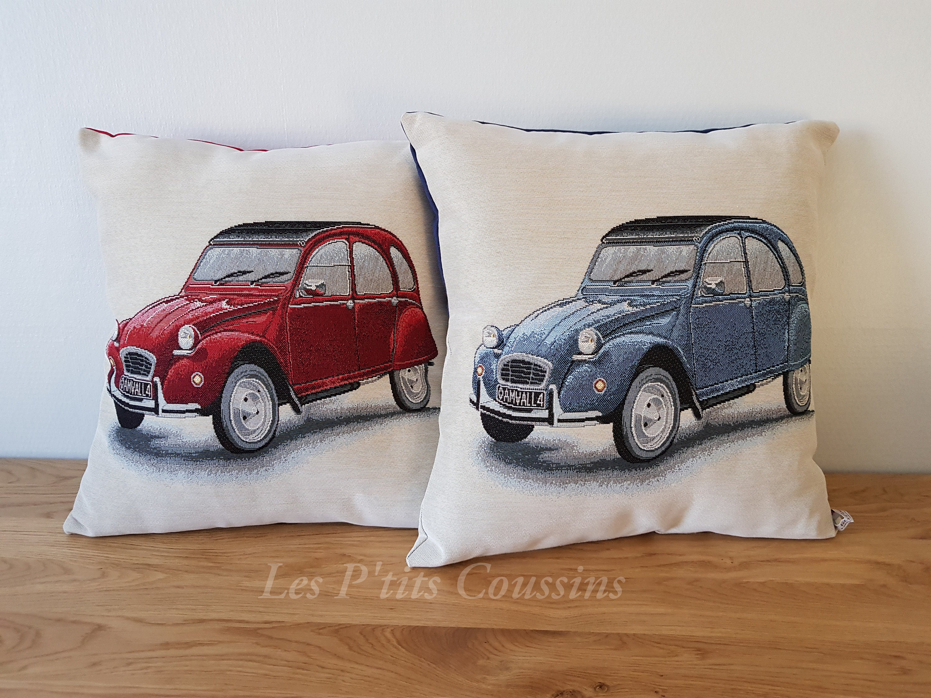 Housse de Coussin Au Motif 2Cv Bleue ou Rouge Pour Une Décoration Style Rétro
