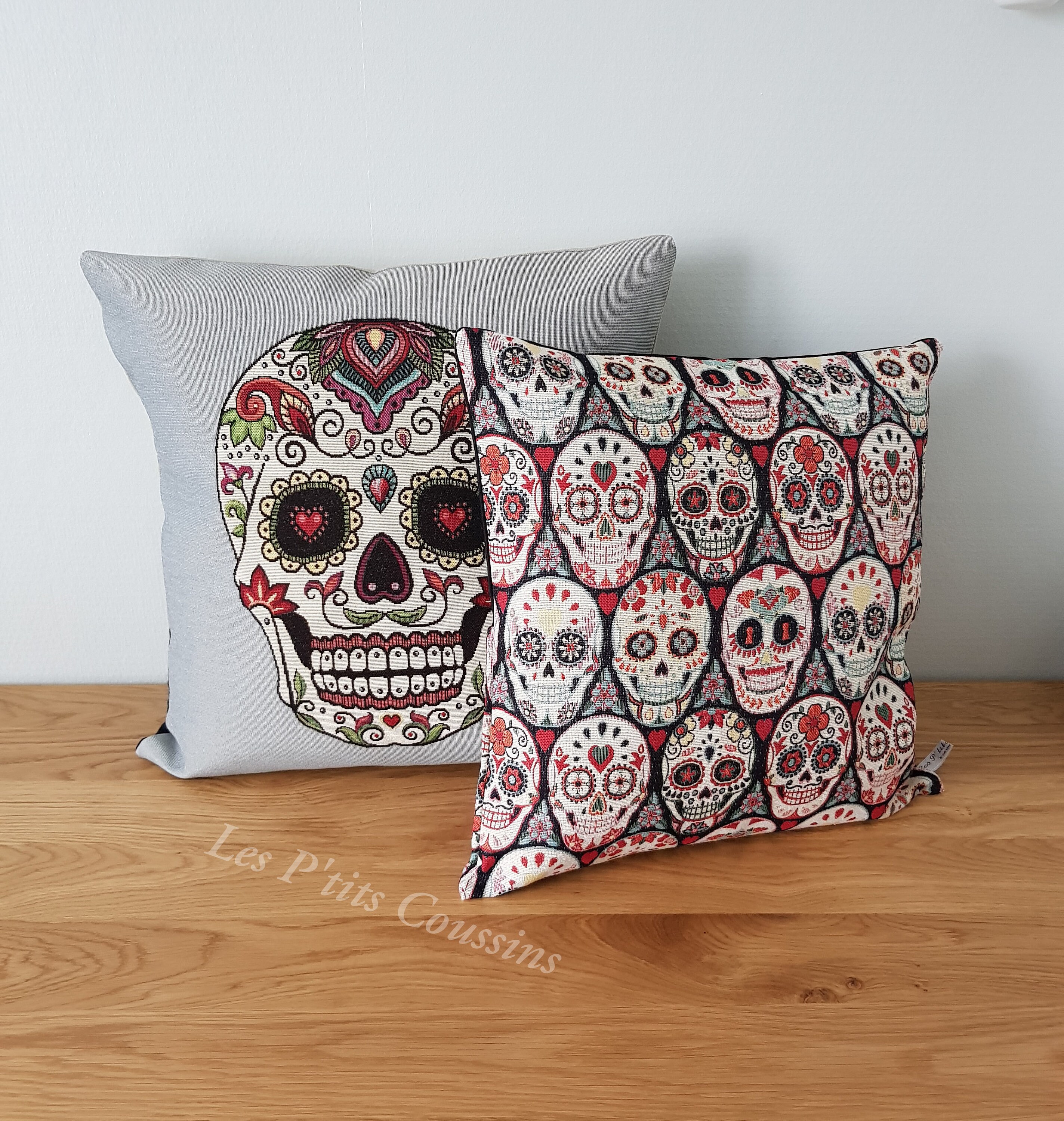 Housse de Coussin Aux Motifs Crânes Mexicains Multicolores, Style Calavera, Décoration Mexicaine