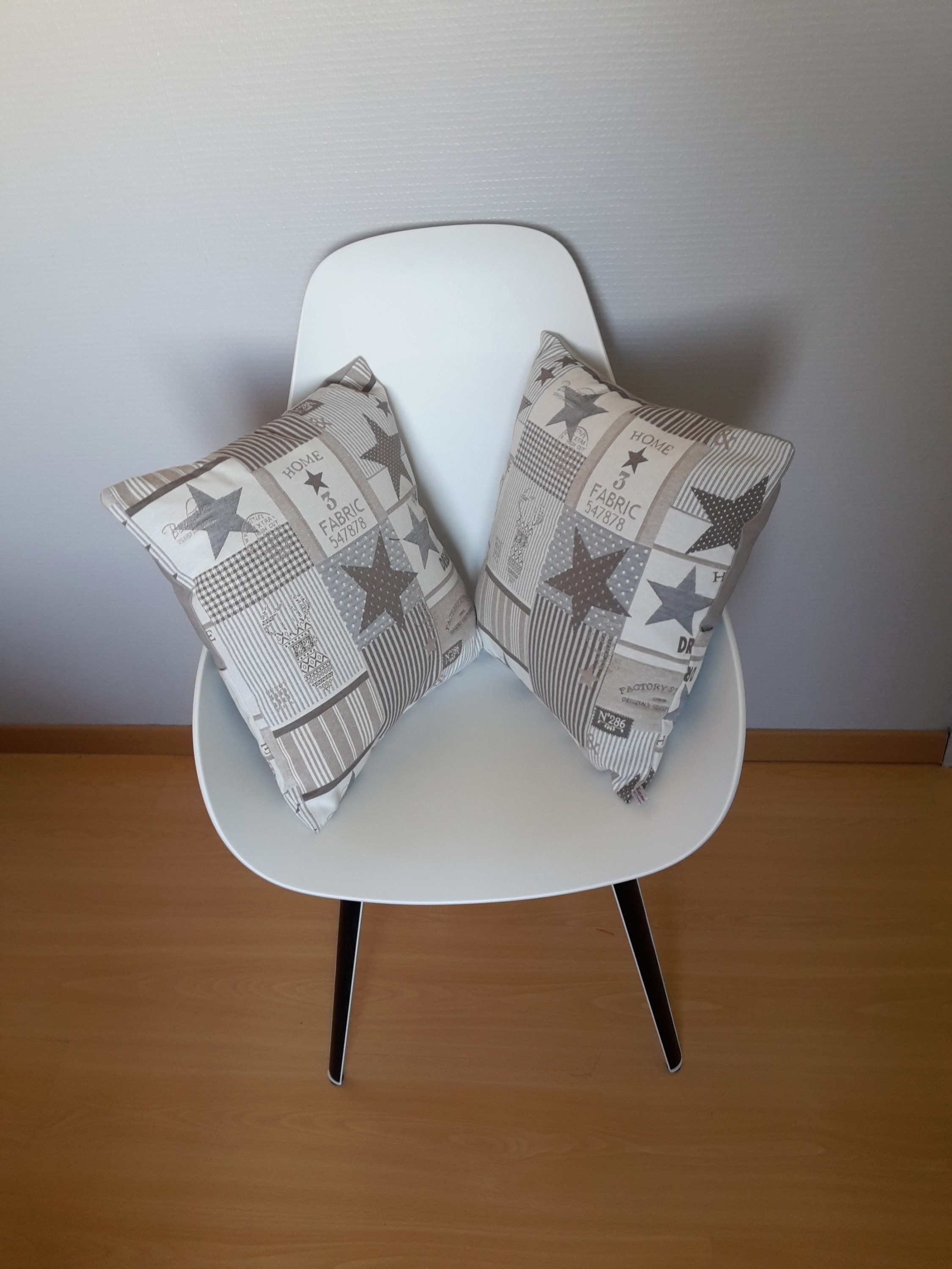 Housse de Coussin Aux Motifs d'étoiles en Gris et Beige