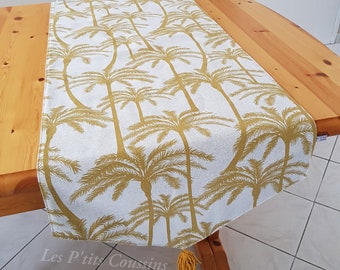 Chemin de table motifs palmiers en jaune moutarde, accessoire déco table tropicale, chemin de table exotique