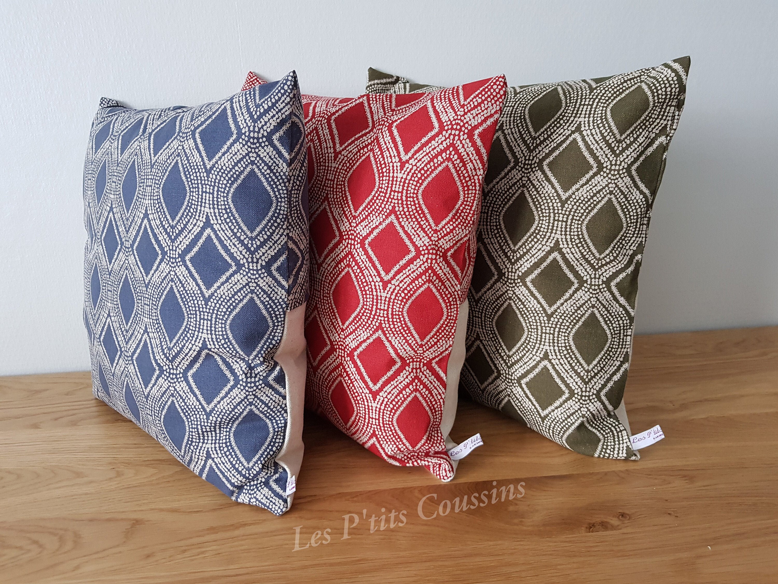 Housse de Coussin Aux Motifs Géométriques Rouge Corail ou Bleu Vert