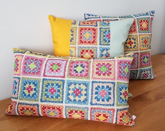 Housse de coussin motifs carrés de crochets vintages et colorés, accessoires déco rétro