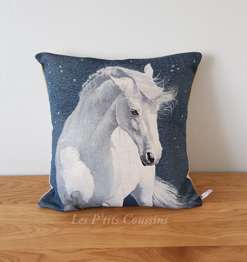 Horse patterned cushion cover for a country decoration, gift for horse lovers Cheval blanc