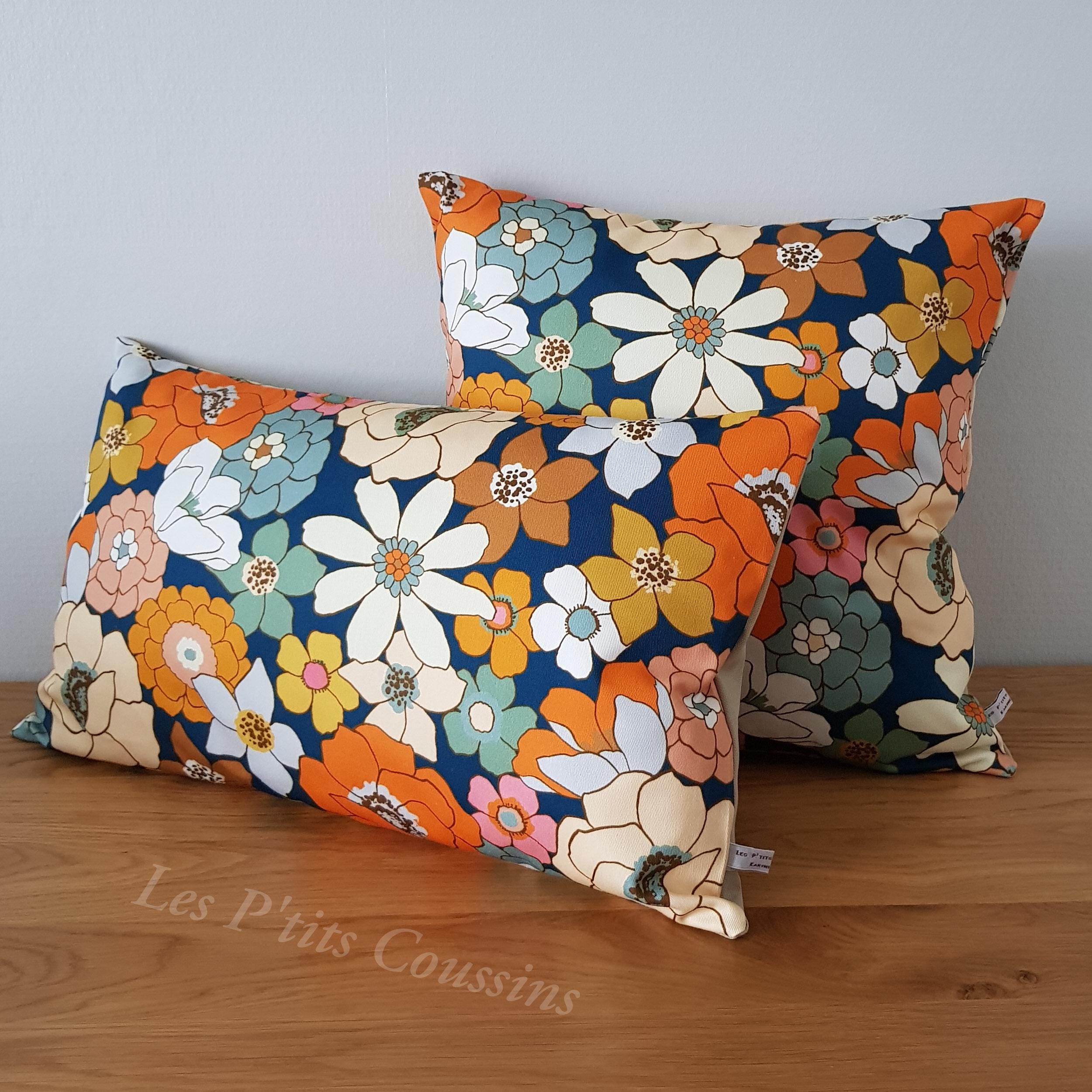 Lot de 2 Coussins Vintage en Tricot Crochet Fleurs en Relief Orange sur Fond Vert - Décoration