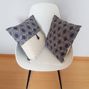 Housse de coussin aux motifs géométriques en bleu et lin image 2