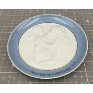 Plato Madre e hijo Día de la Madre Lladró 1975 8"