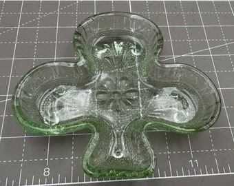 Indiana Glass Mint Green Clover Trinket Ashtray St Patricks