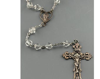 Rosario vintage in argento sterling con perline di vetro sfaccettato trasparente a forma di cuore e Madonna Benedetta