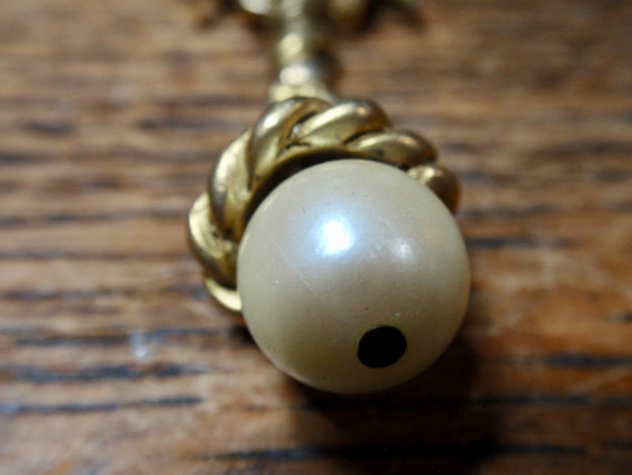 Miriam Haskell Cherub Pearl Drop Brooch - image 5