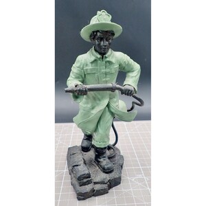 Berkeley Designs Faux Bronze Feuerwehrmann Mit Schlauch Figur Sehr realistisch