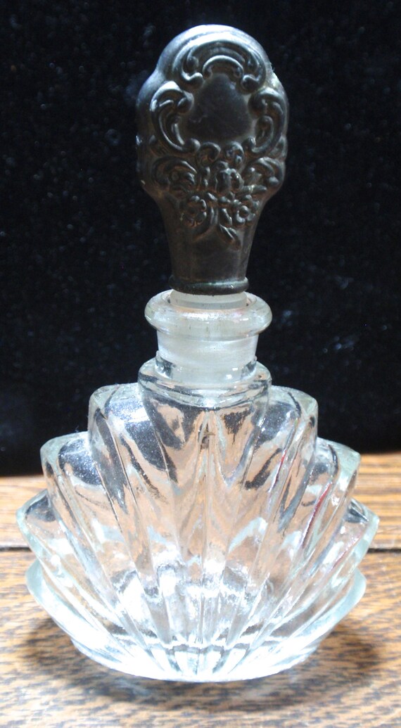 Antique Fan Shaped Glass Perfume Perfume Decanter Bottle