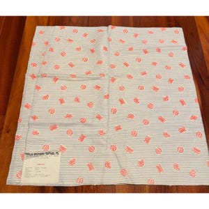 Campione di tessuto Marcus Brothers Textiles NY Etichetta di carta originale del negozio Numero di stock