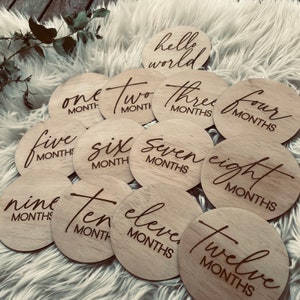 Ensemble de disques Baby Milestone de 13 ~ Disques en bois ~ Cartes bébé en bois Première année ~ Cadeau de douche de bébé ~ Signes d’âge ~ Cadeau de douche pour nouveau-né