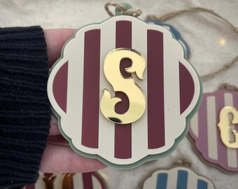 Adorno navideño personalizado con inicial, nombre y año ~ Decoración navideña rústica kitsch ~ Estilo ecléctico de granja