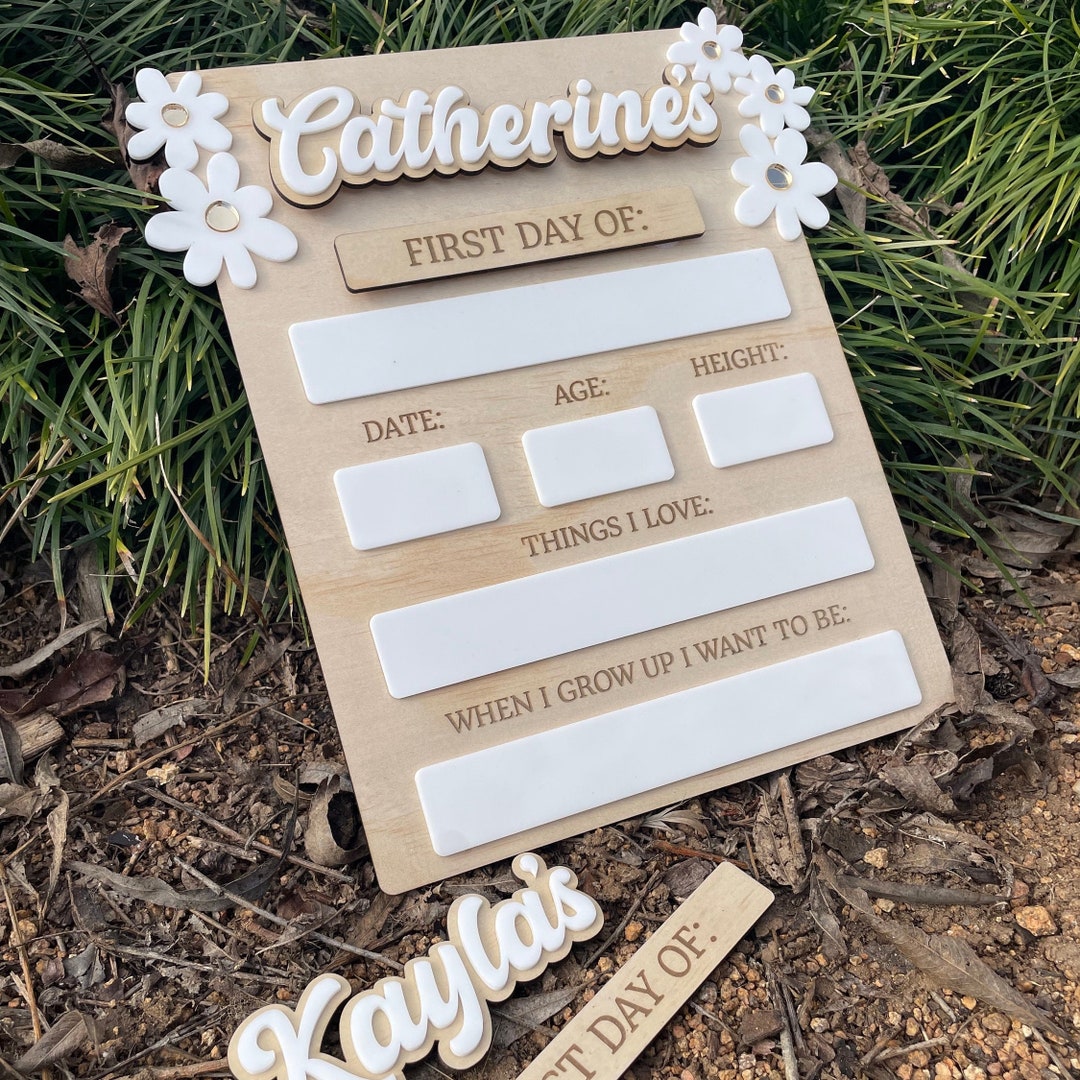 Daisy First Day and Last Day of School Sign ~ Back to School Sign ...