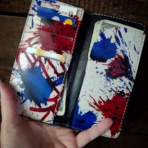 Cartera de cuero con chequera de cuerda alta
