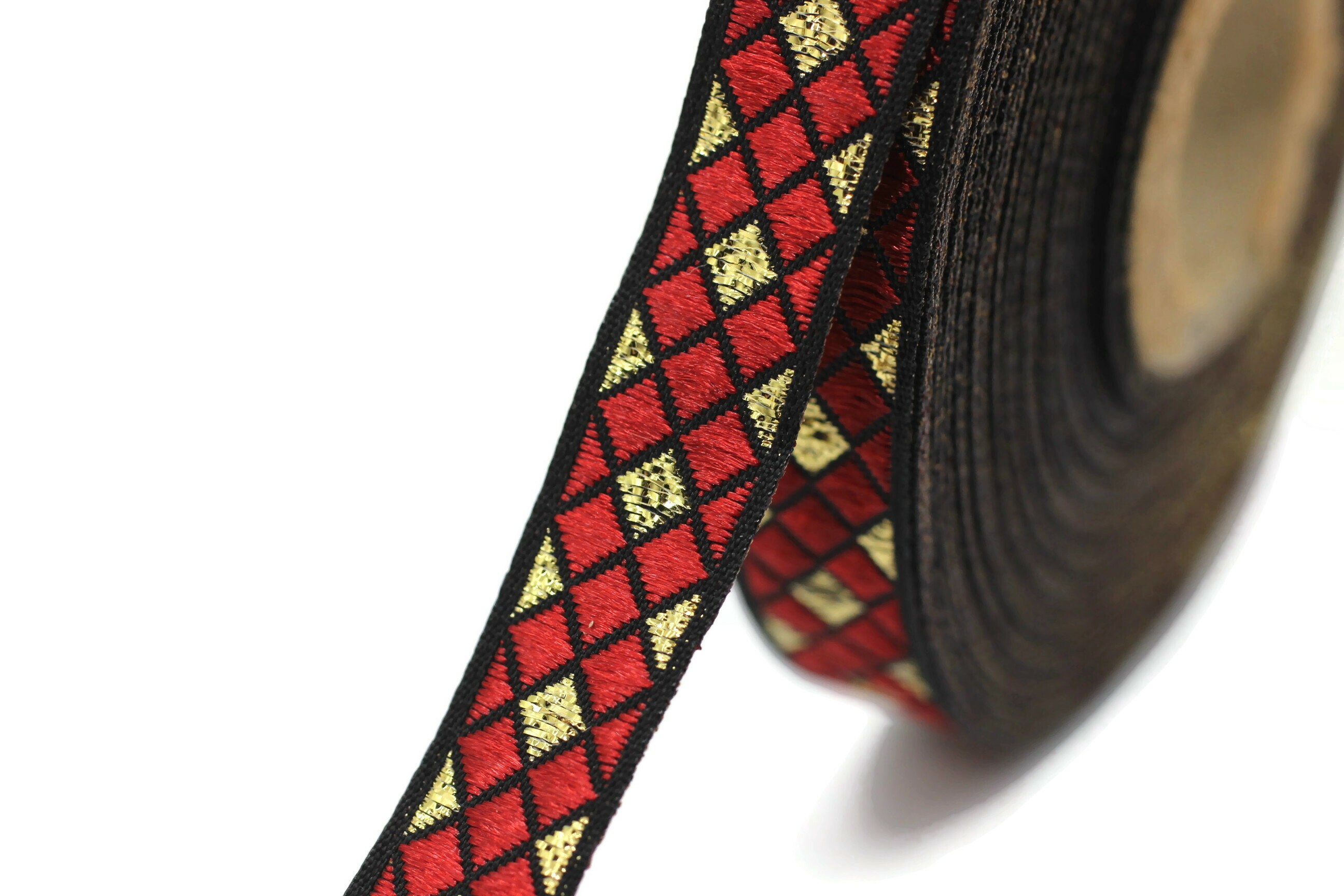 12 Mm Red Triangle Motive Jacquard Border (0.47 Inches), Jacquard ...
