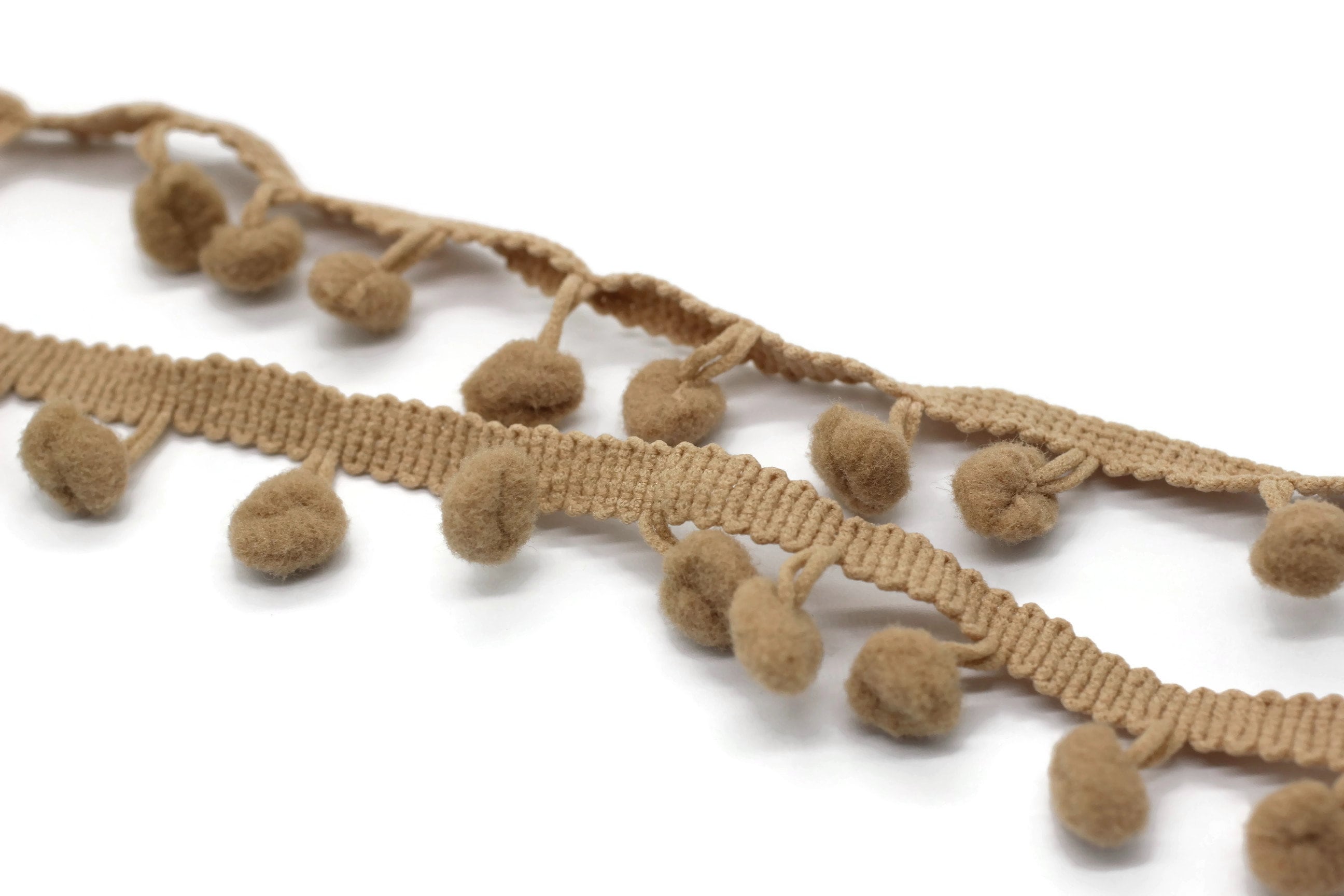 10 mm Milk Brown Pom Pom Trim Garland, Home Decor, Handicrafts, Accessories, Sewing Accessories, Mini pom pom, sewimg trim, costumes design