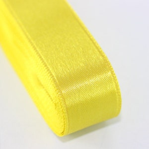 10 meter geel satijnen lint, dubbelzijdig lint, zijdeachtig lint, satijnen linten, cadeaulint, knutsellint, dubbelzijdig lint, STNR